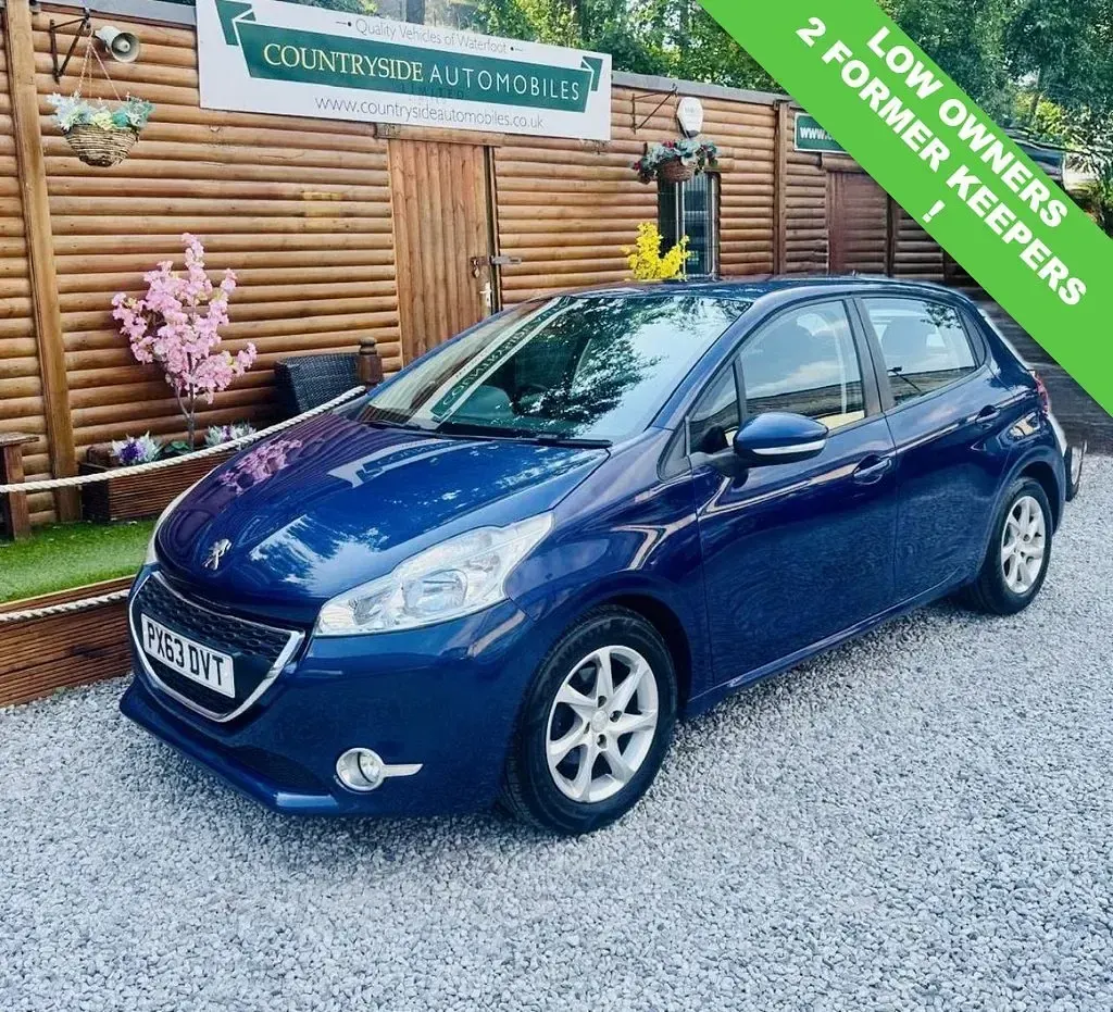 Used Peugeot 208 Active 82 HP (60 kW) 2013 Blue Hatchback