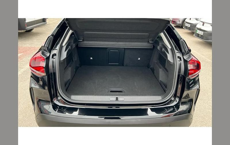 Used Citroën e-C4 Shine 100 kW (136 HP) 2023 Black Hatchback