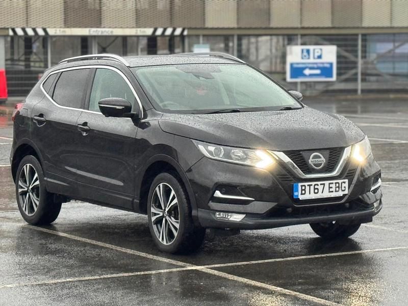 Black Used 2017 Nissan Qashqai N-Connecta SUV | £4,995 (Super price) - Image 1/4