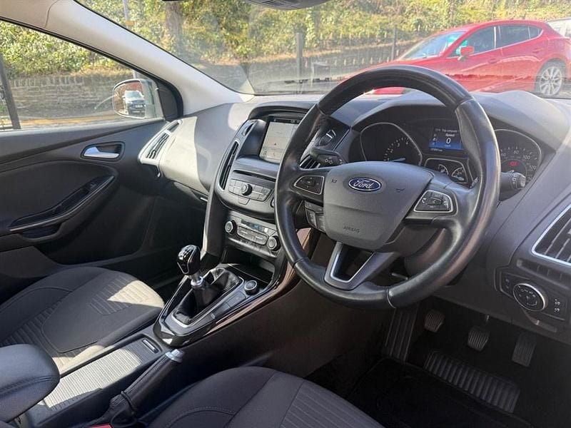 Used Ford Focus Titanium 125 HP (91 kW) 2017 Black Hatchback