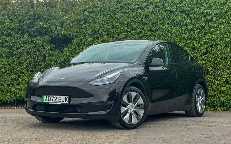 Begagnad Tesla Model Y Long Range AWD 286 kW (389 HK) 2025 SUV