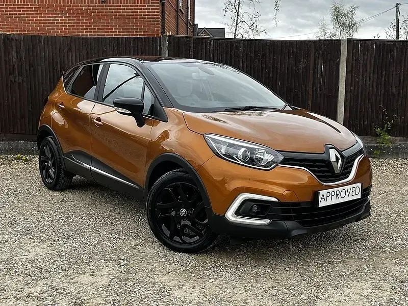 Używany Renault Captur Iconic 90 KM (66 kW) 2019 Pomarańczowy SUV