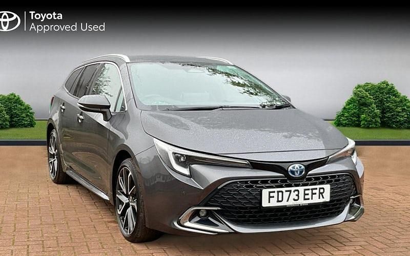 Used 2025 Toyota Corolla Estate | £25,890 (Fair price) - Image 1/2