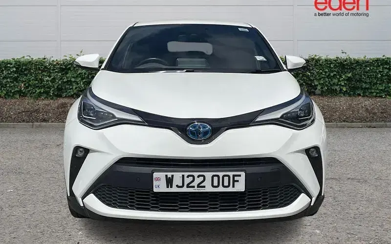 Used Toyota C-HR 184 HP (135 kW) 2022 White SUV