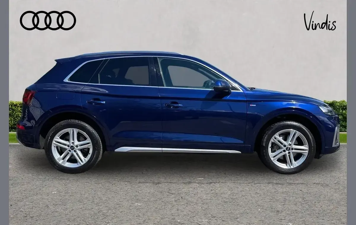 Used Audi Q5 S-Line 261 HP (191 kW) 2023 Blue SUV