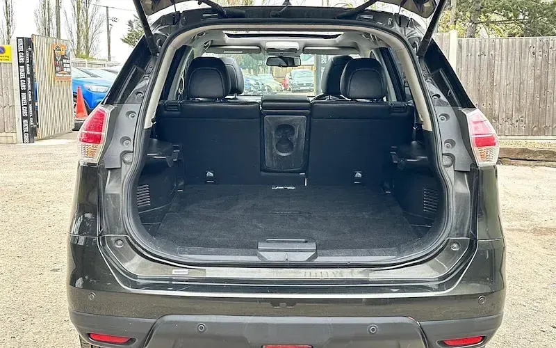 Used Nissan X-Trail Tekna 131 HP (96 kW) 2015 Green SUV