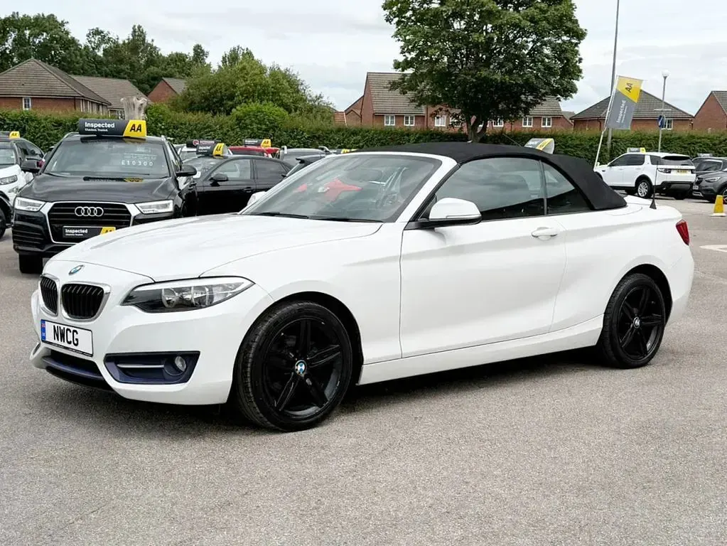 Used BMW 218 Sport Line 136 HP (100 kW) 2016 White Cabriolet