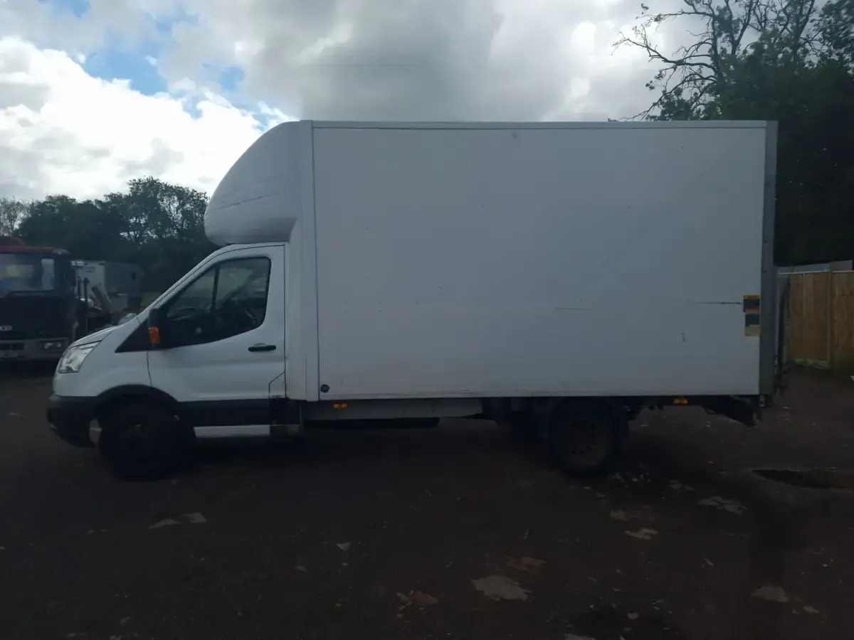 Usado Ford Transit 125 CV (91 kW) 2015 Blanco Descapotable