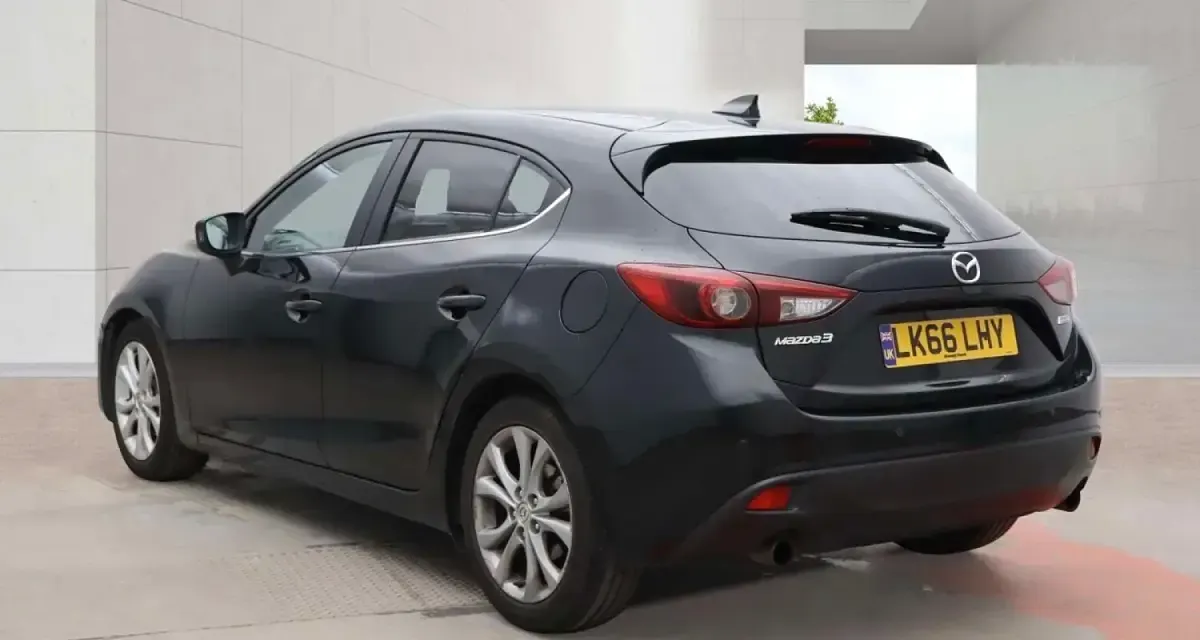 Used Mazda 3 120 HP (88 kW) 2016 Black Hatchback