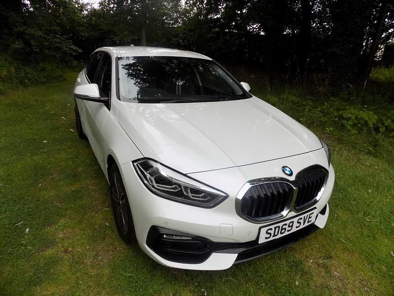Used BMW 118 Sport Line 2019 White Hatchback