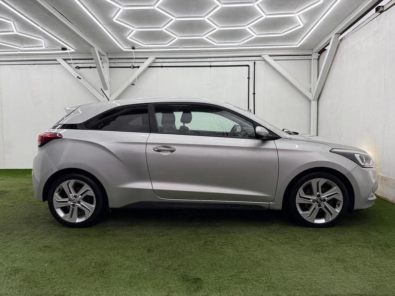 Used Hyundai i20 Premium 2017 Silver Coupe