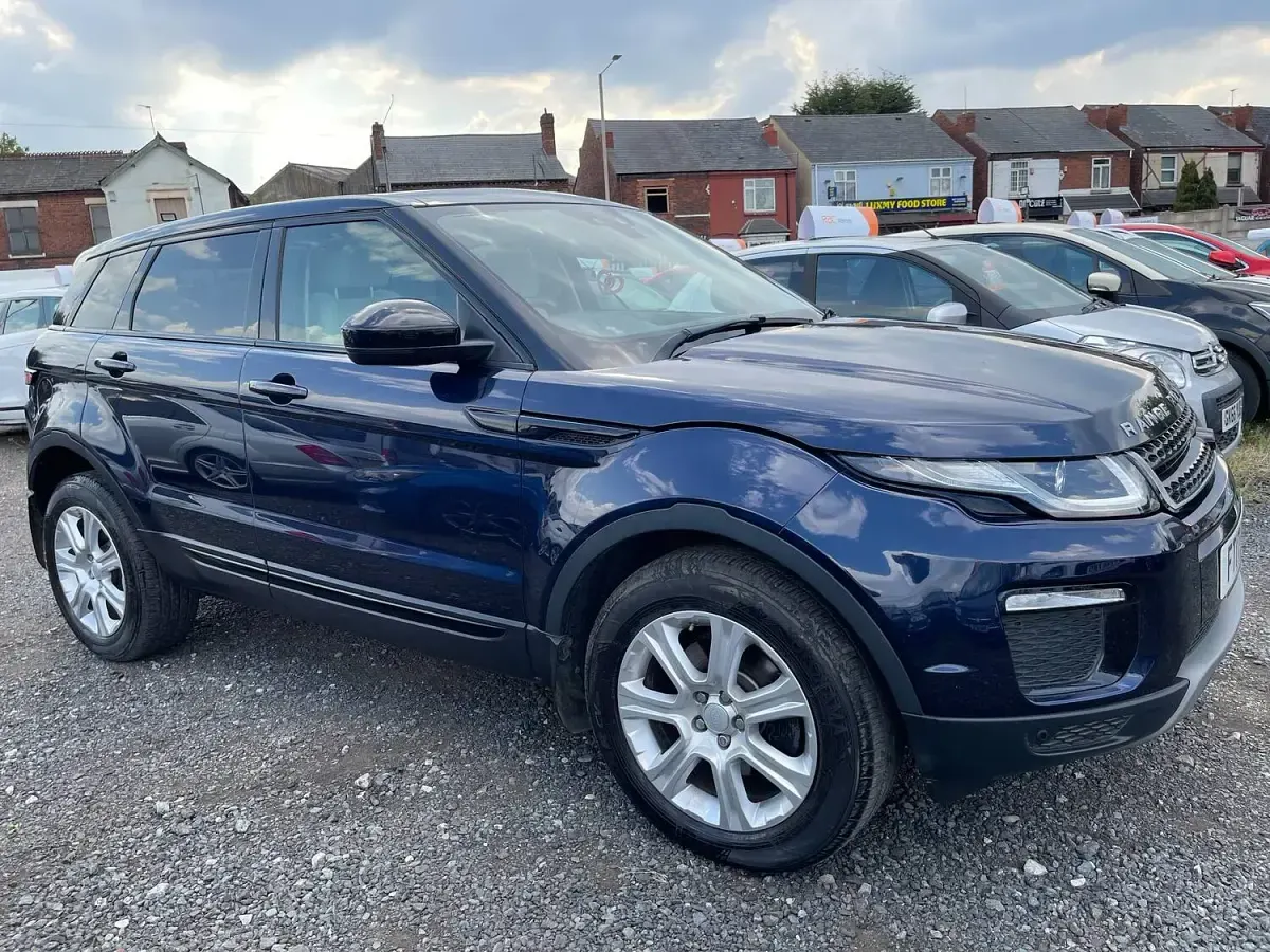 Used Land Rover Range Rover evoque SE 2017 Blue Estate