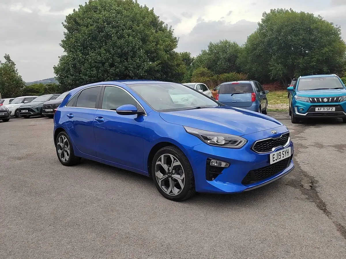 Used Kia Ceed 140 HP (102 kW) 2019 Blue Hatchback