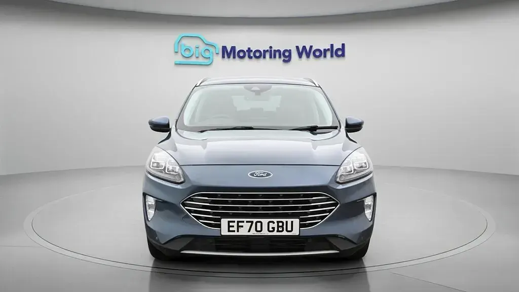 Używany Ford Kuga Titanium 120 KM (88 kW) 2021 Niebieski SUV