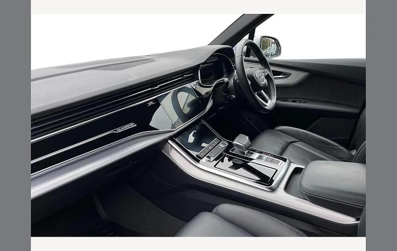 Used Audi Q7 S-Line 231 HP (169 kW) 2021 Silver SUV