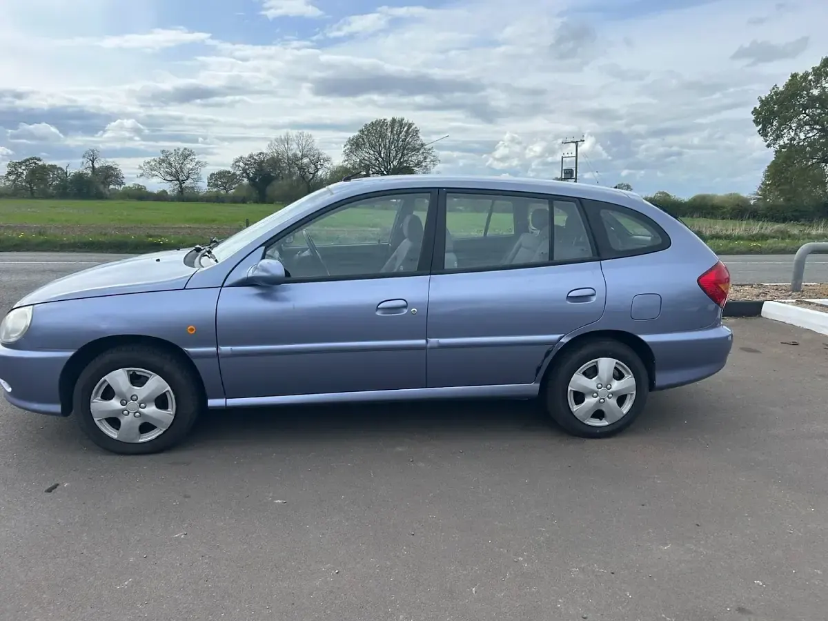 Used Kia Rio LX 82 HP (60 kW) 2002 Blue Hatchback