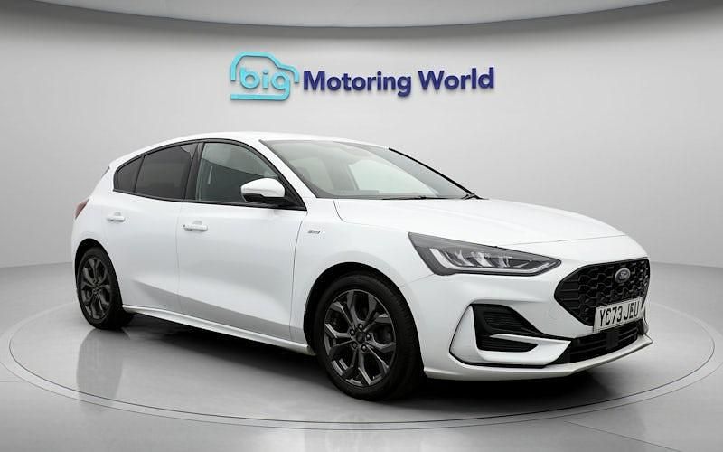Used Ford Focus ST-Line 125 HP (91 kW) 2023 White Hatchback