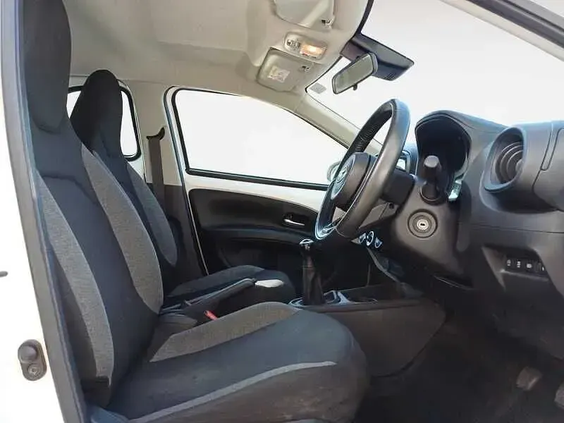 Used Toyota Aygo PURE 2022 White Hatchback