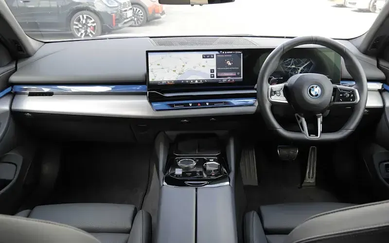 Used BMW i5 M Sport 250 kW (340 HP) 2025 White Sedan