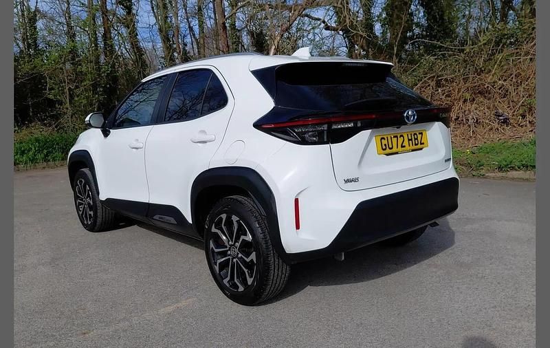 Used Toyota Yaris Cross Design 113 HP (83 kW) 2022 White SUV