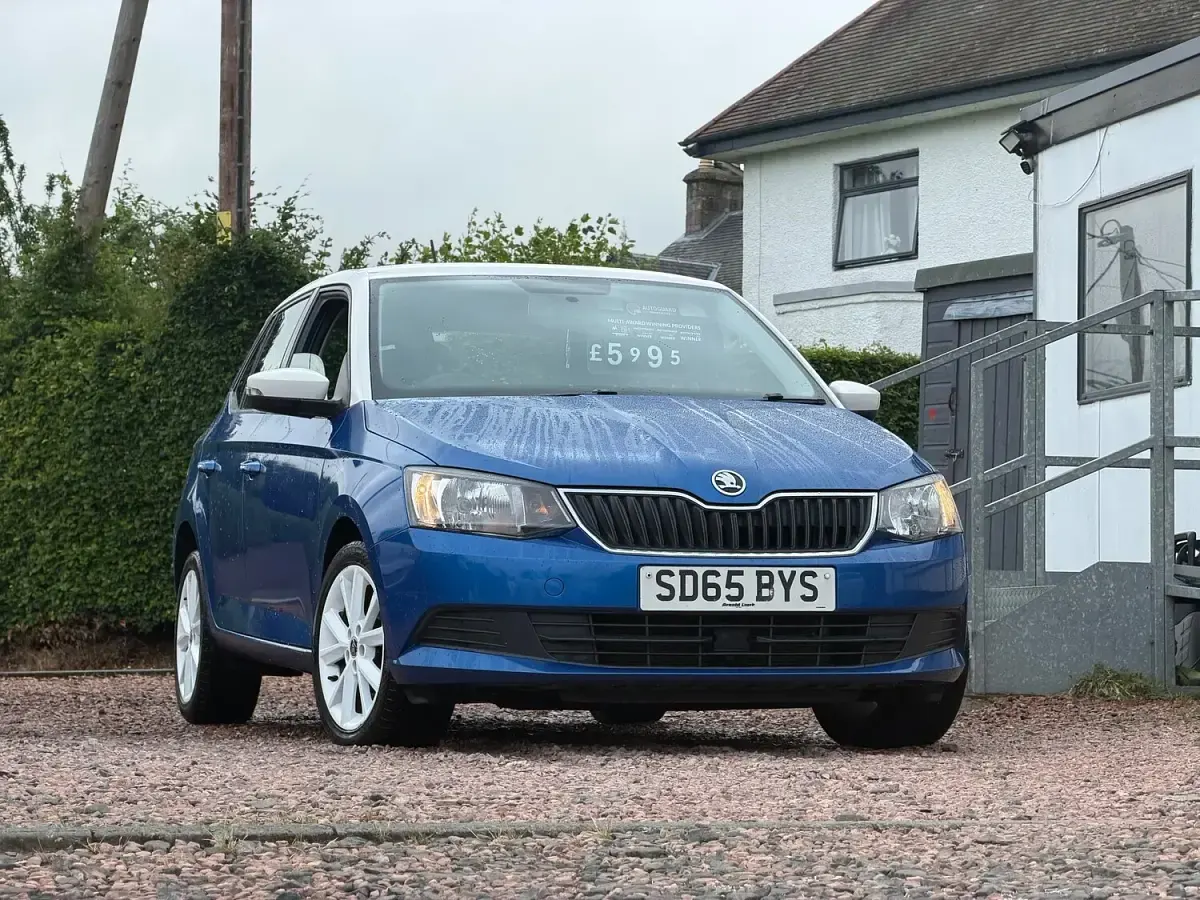 Used Skoda Fabia SE 90 HP (66 kW) 2015 Blue Hatchback