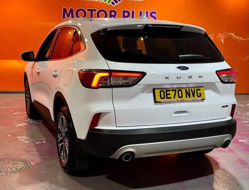 Usado Ford Kuga Titanium 150 HP (110 kW) 2020 Branco SUV