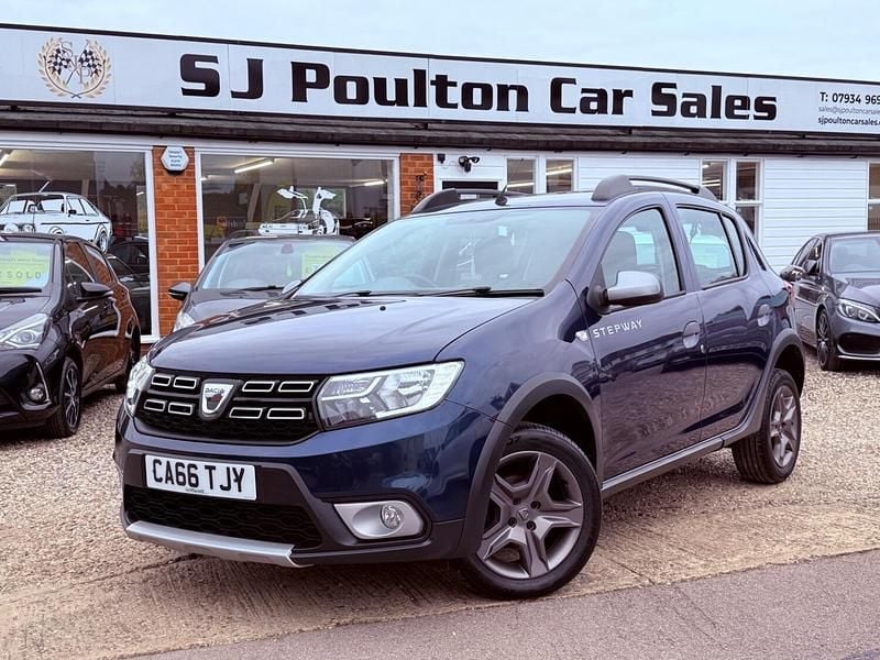 Blue Used 2016 Dacia Sandero Lauréate Hatchback | £4,490 (Fair price) - Image 1/3
