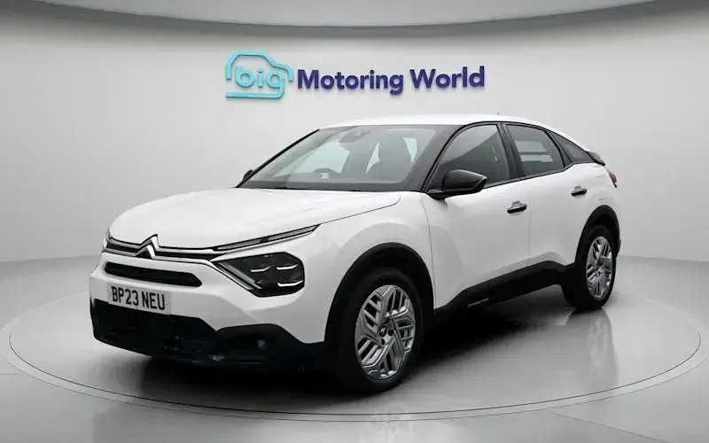 Used Citroën C4 PureTech 101 HP (74 kW) 2023 White SUV