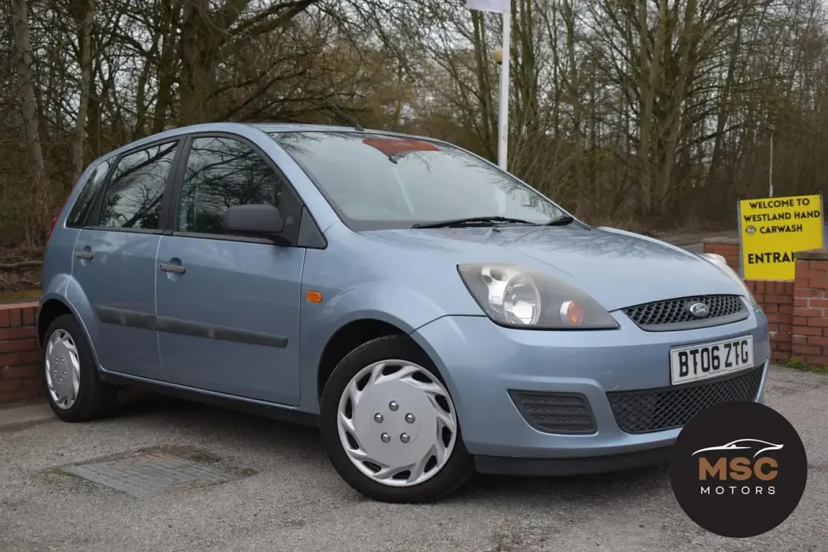 Second-hand Ford Fiesta Style 79 CP (58 kW) 2006 Albastru Hatchback