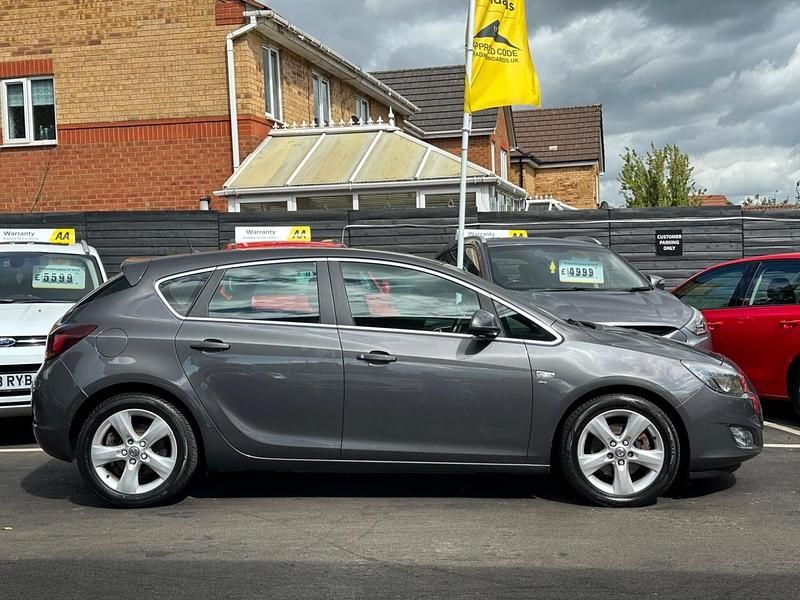 Used Vauxhall Astra SRi 125 HP (91 kW) 2012 Grey Hatchback