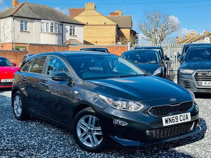 Used Kia Ceed 114 HP (83 kW) 2019 Black Hatchback