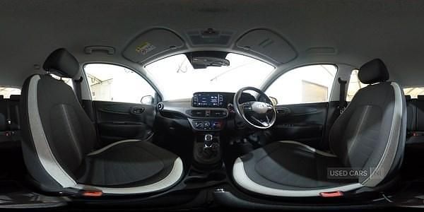 Used Hyundai i10 SE 84 HP (61 kW) 2020 White Hatchback