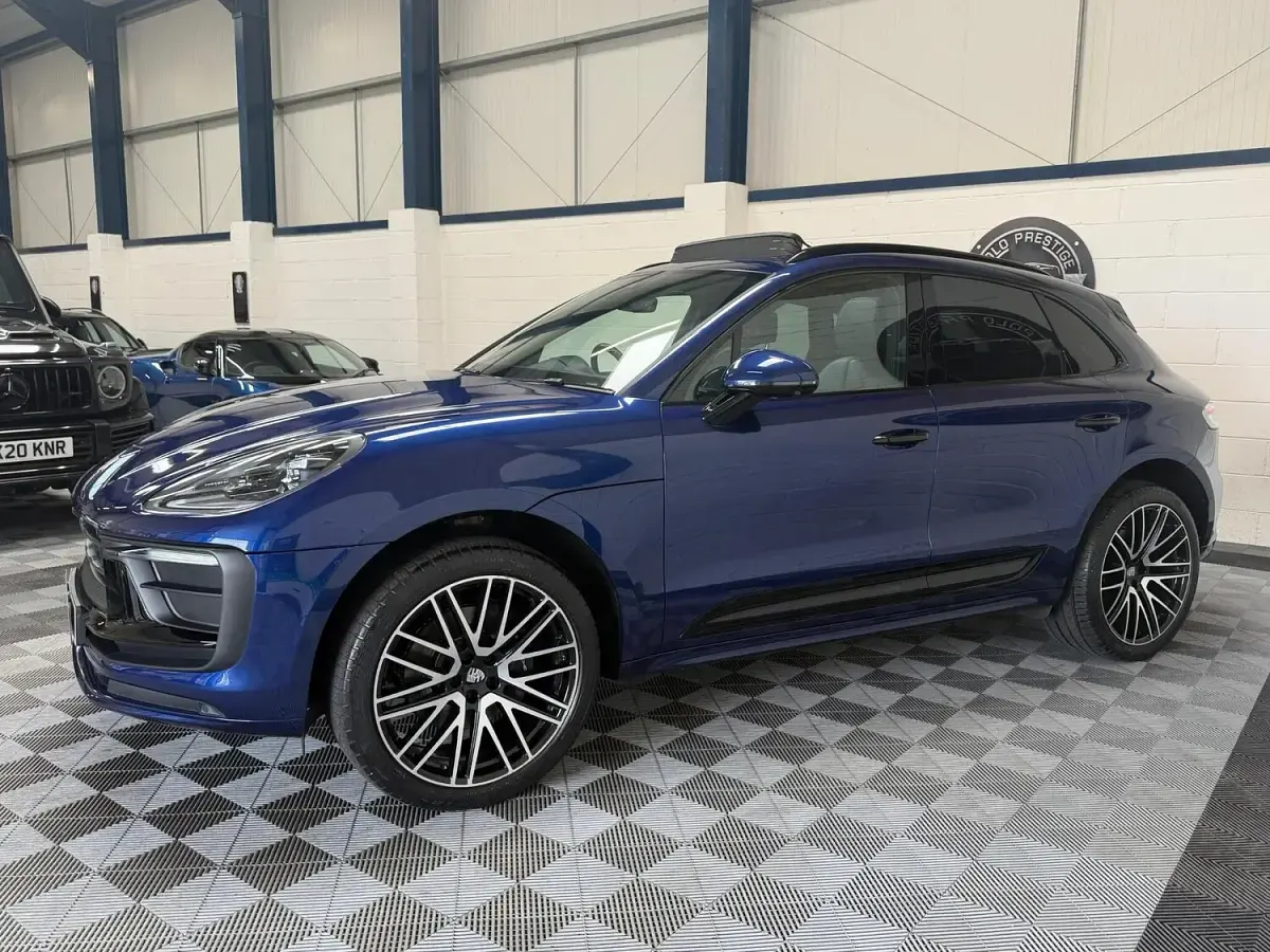 Used Porsche Macan 265 HP (194 kW) 2022 Blue SUV
