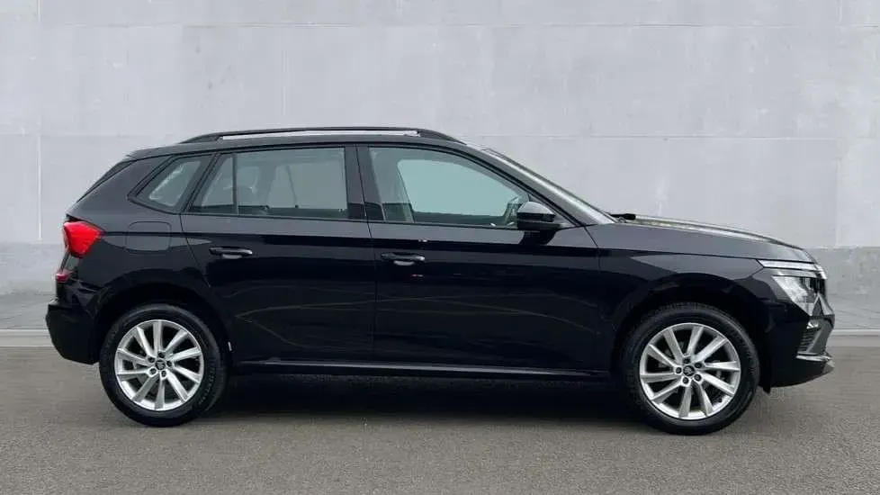 Usado Skoda Kamiq SE 95 HP (69 kW) 2025 Preto SUV