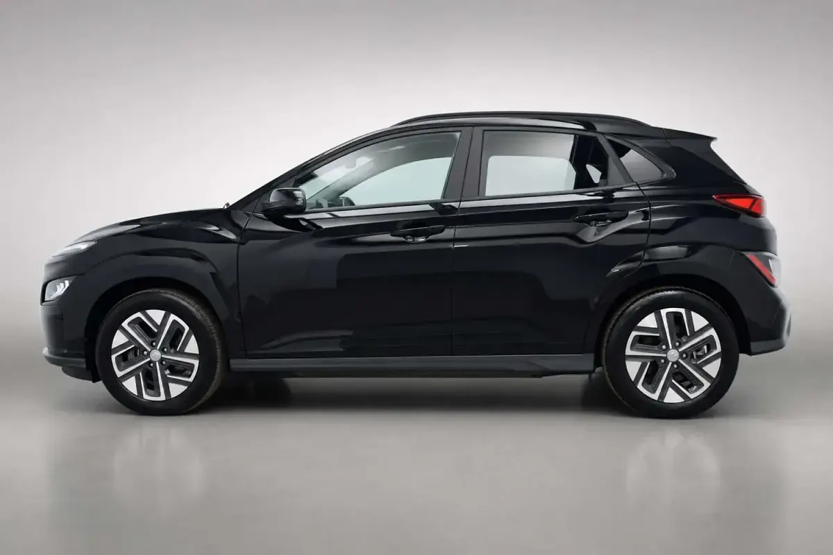 Used Hyundai Kona Premium 100 kW (136 HP) 2023 Black SUV
