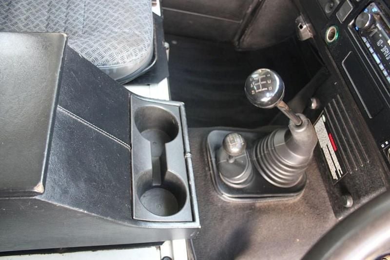 Used Land Rover Defender 120 HP (88 kW) 2005 White Estate