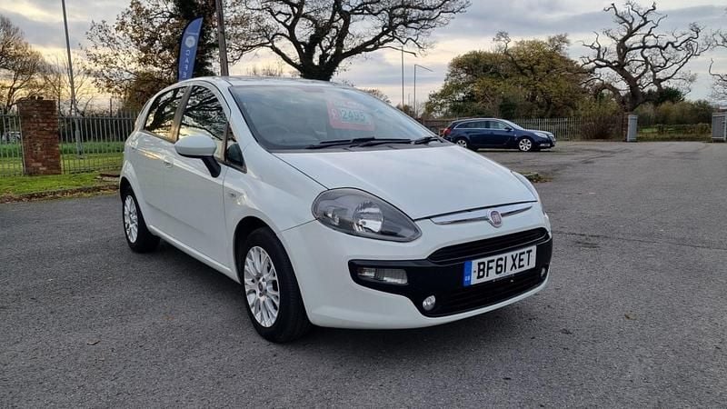 White Used 2011 Fiat Punto Evo Hatchback | £2,495 (Fair price) - Image 1/4