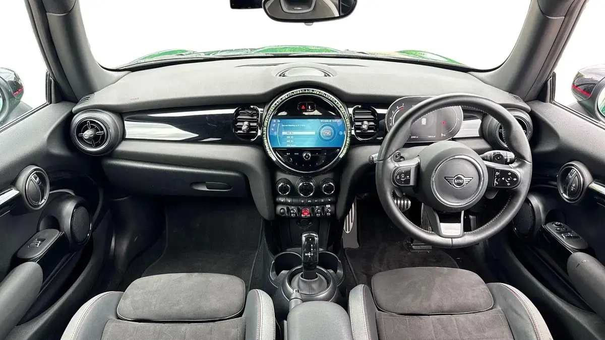 Used Mini Cooper S Sport 192 HP (141 kW) 2023 Green Hatchback