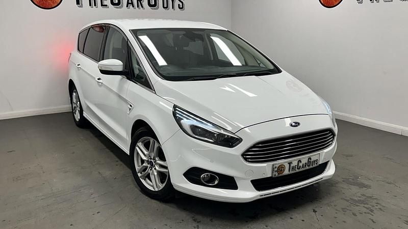 Used Ford S-MAX Titanium 180 HP (132 kW) 2017 White MPV