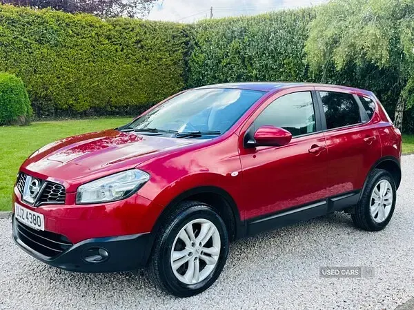 Used Nissan Qashqai Acenta 117 HP (86 kW) 2013 Red SUV