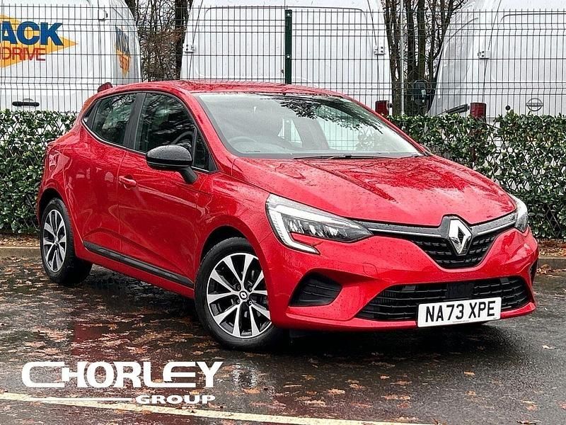 Used Renault Clio V Evolution 90 HP (66 kW) 2023 Red Hatchback