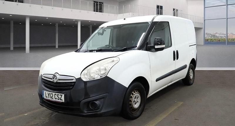 White Used 2012 Vauxhall Combo MPV | £1,777 (Fair price) - Image 1/4
