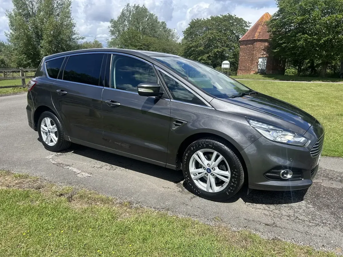Used Ford S-MAX Titanium 150 HP (110 kW) 2018 Grey MPV