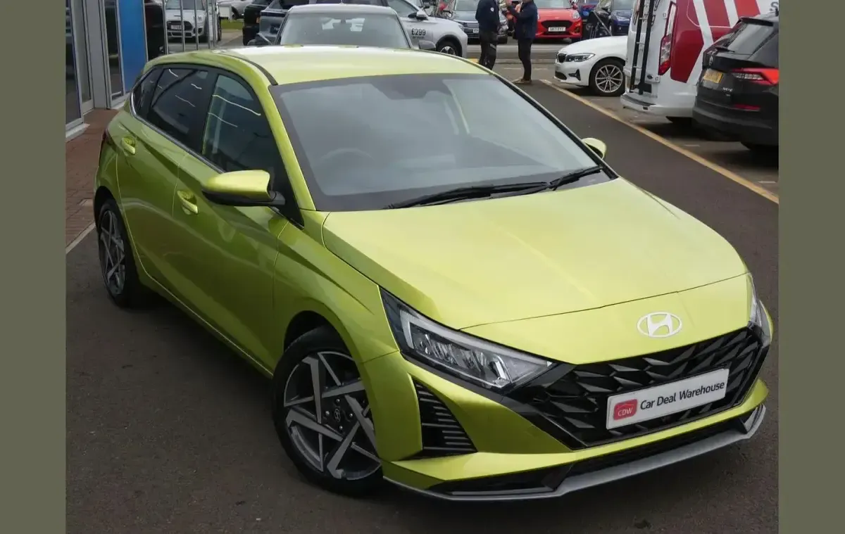 Used Hyundai i20 Premium 99 HP (72 kW) 2025 Green Hatchback