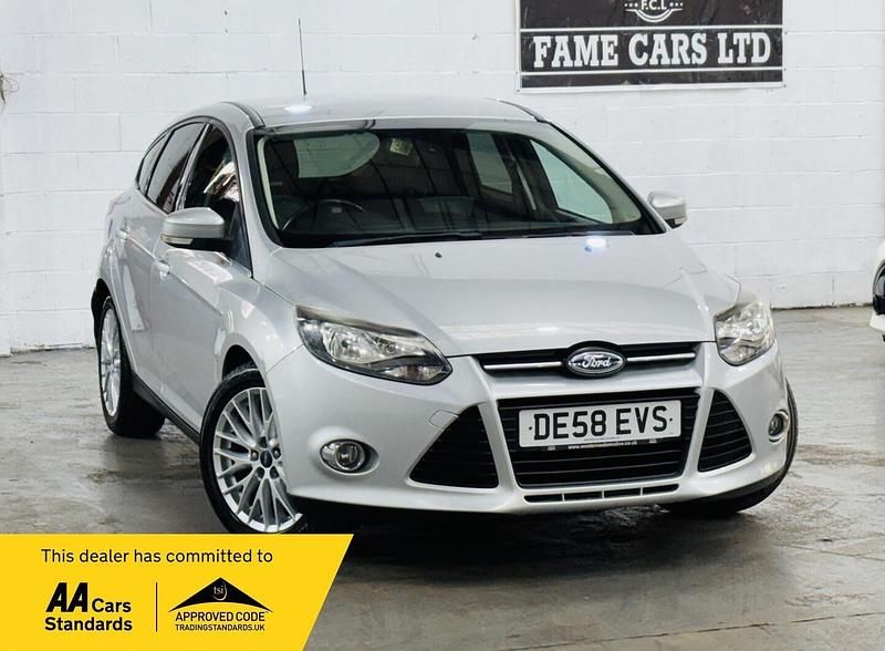 Silver Used 2014 Ford Focus Zetec Hatchback | £1,995 (Good price) - Image 1/3