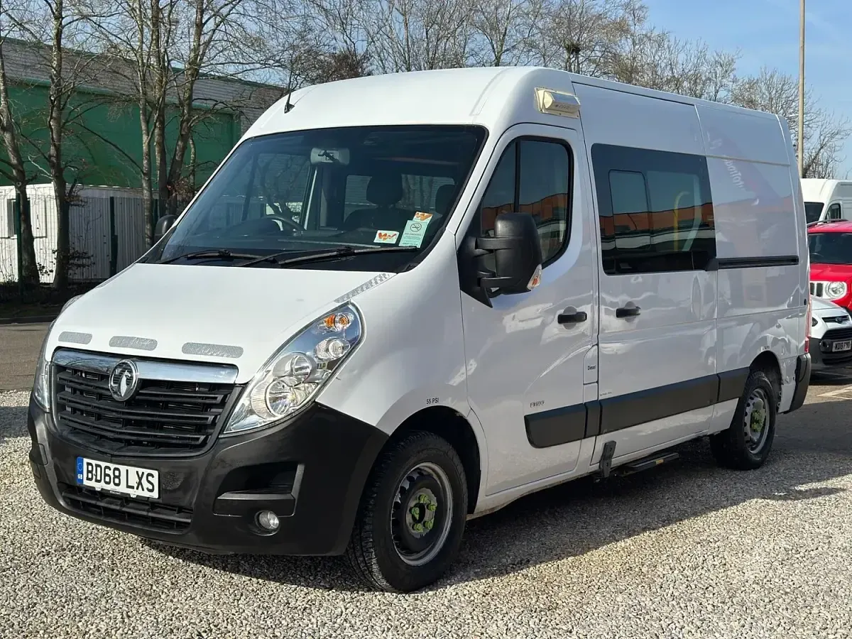 Used Vauxhall Movano 130 HP (95 kW) 2019 White MPV