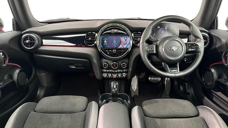 Usado Mini Cooper Hatch 134 CV (98 kW) 2023 Rojo Utilitario