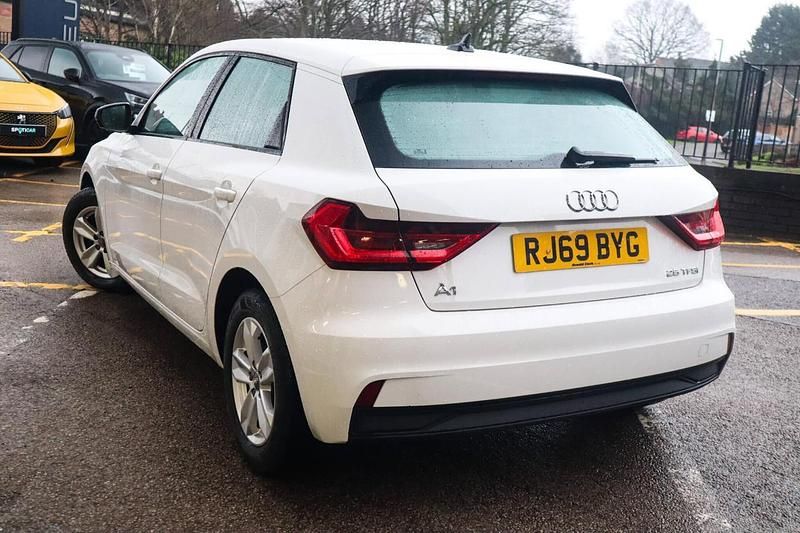 Used Audi A1 Sportback Design 94 HP (69 kW) 2020 White Hatchback