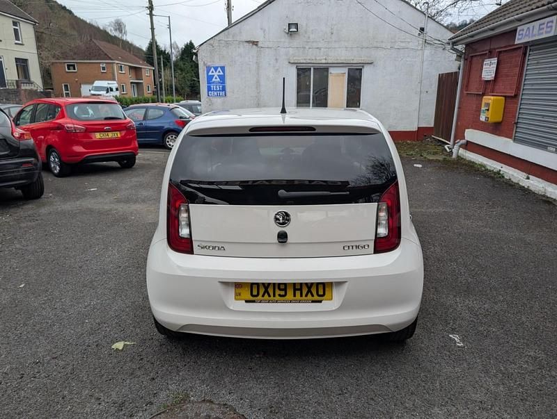 Used Skoda Citigo Colour Edition 60 HP (44 kW) 2019 White Hatchback