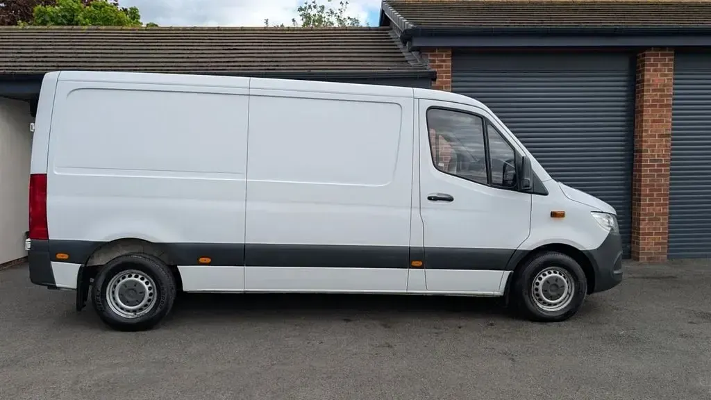 Usado Mercedes Sprinter 143 HP (105 kW) 2019 Branco Van